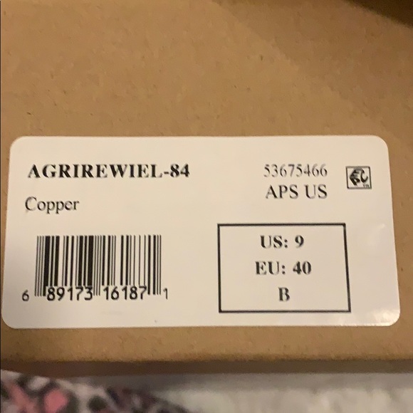 Call It Spring metallic silver size 9 - Picture 10 of 12